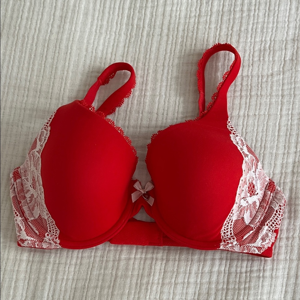 Victoria’s Secret body by Victoria bra